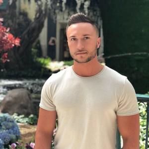 Meet your Posher, Dean